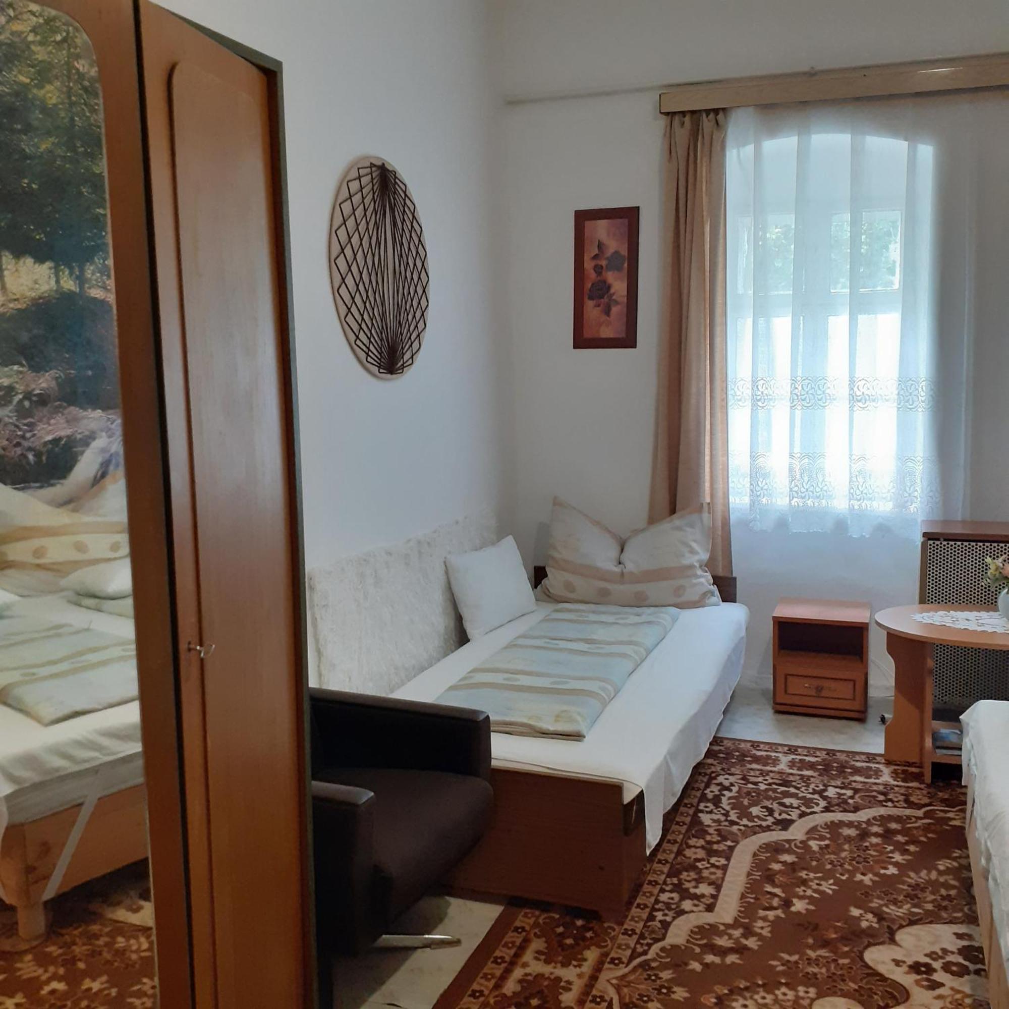 Marika Vendeghaz Apartment Abadszalok ภายนอก รูปภาพ